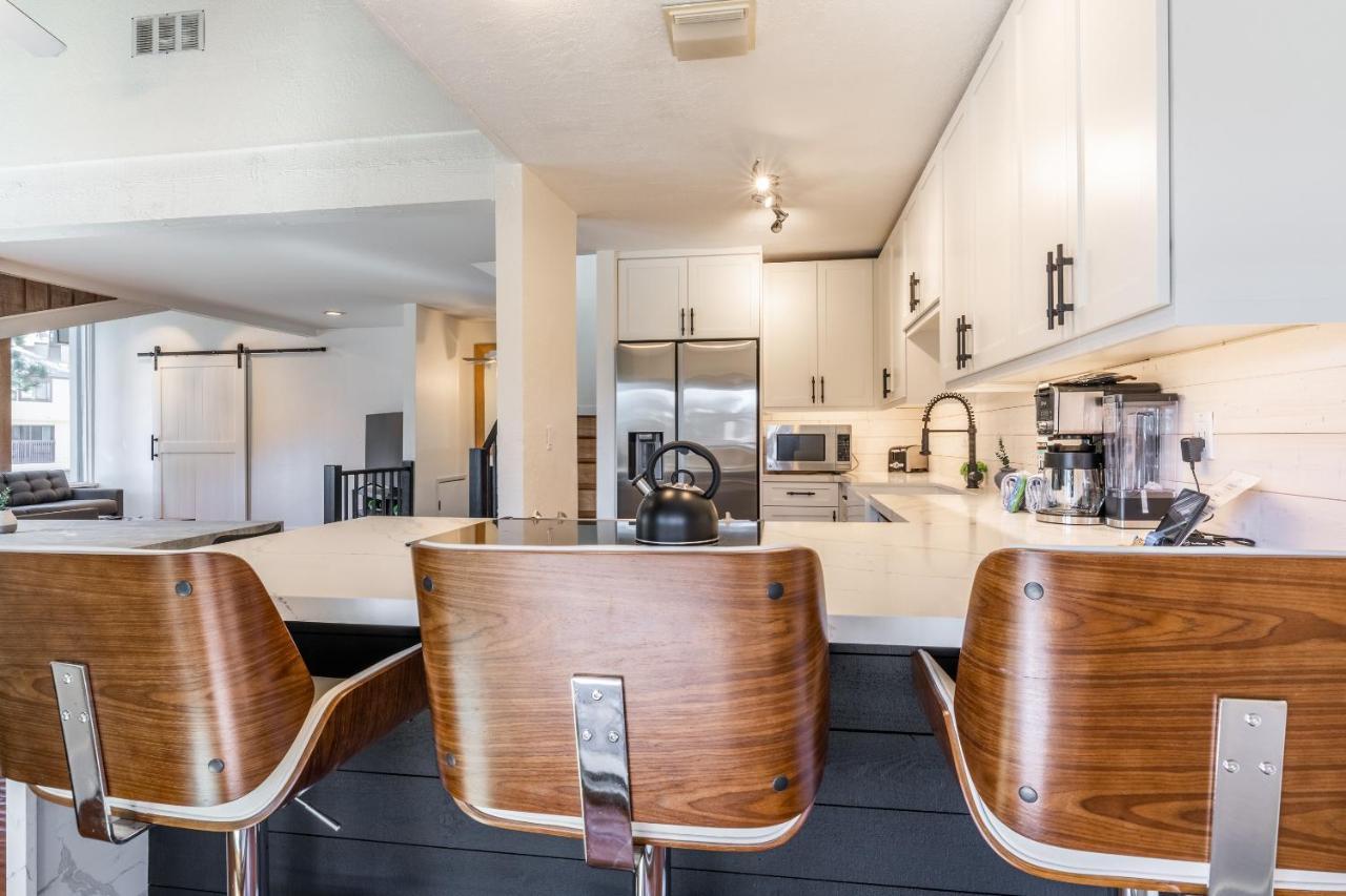 Holiday home Chamonix 24 Is A 2bed Loft 3 Bath Upgraded Canyon Ldge Nearly In Out Sleeps 8
