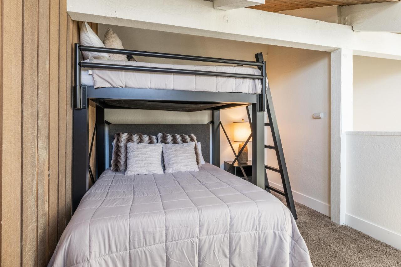 Chamonix 24 Is A 2bed Loft 3 Bath Upgraded Canyon Ldge Nearly In Out Sleeps 8 Holiday home Mammoth Lakes